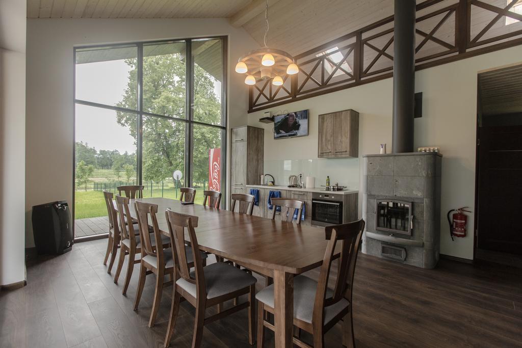 Holiday Home Uzbazes Valmiera Phòng bức ảnh